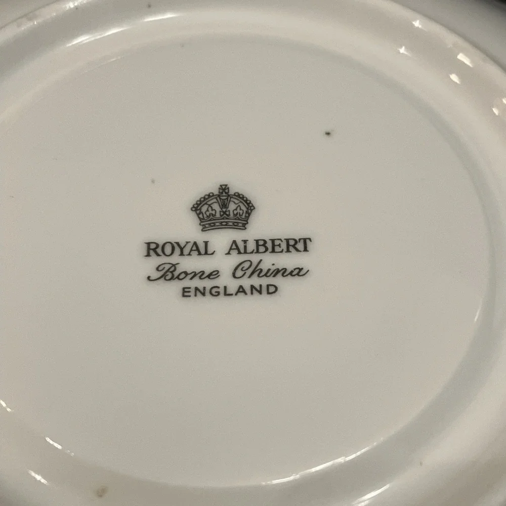 Royal Albert Rare Six Rose Old English Pattern Saucer Bone China England Vintage